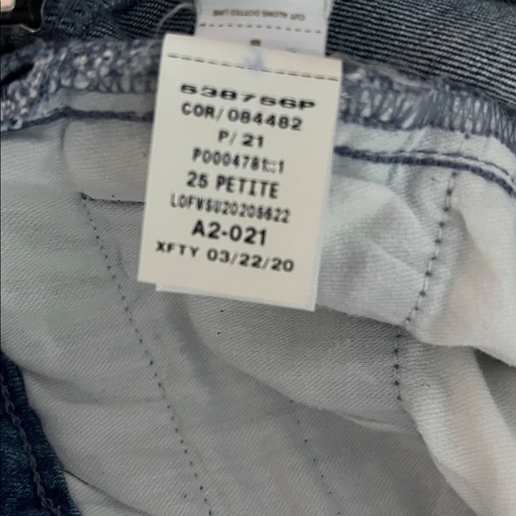 wide-leg cropped jeans . - Picture 12 of 16